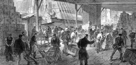 Entladung von Teefracht in den East India Docks, London 1867