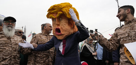 In Iran herrscht Uneinigkeit, wie mit der neuen US-Regierung umg...
