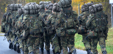 Schinderei: Rund 25 Prozent aller Soldaten kehren dem Militär se...