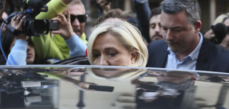 France_Far_Right_Tri_85532817.jpg