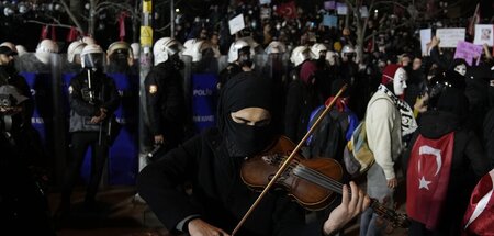 Proteste_nach_der_Fe_85471984.jpg