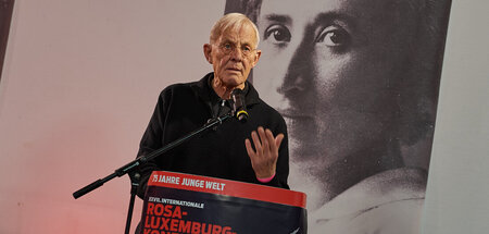 D22D0108RosaLuxemburgKonferenz123406.jpg