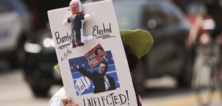 Tesla_Protests_85514851.jpg