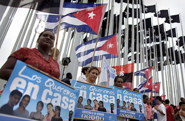 18. Juni: Demonstration für »Los Cinco« vor der US-Vertretung in...