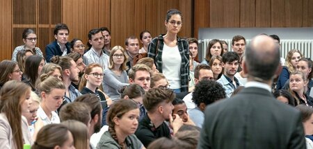 Arschloch bei der Arbeit (vorne im Bild)