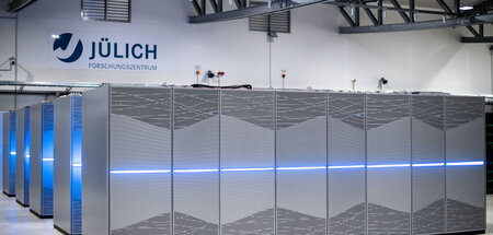 Supercomputer_im_For_74186680.jpg