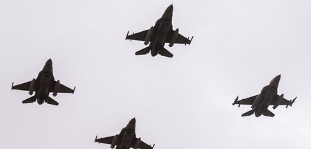 Gemeinsame_Militaeru_82253984.jpg