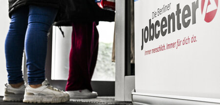 Das Jobcenter vermittelt Verdammte direkt vom prekären Bürgergel...