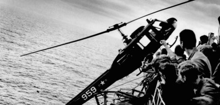 Ikonische Bilder: Zur Evakuierung benutzte Hubschrauber werden a...