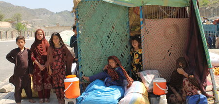 Pakistan_schiebt_Afg_85714312.jpg