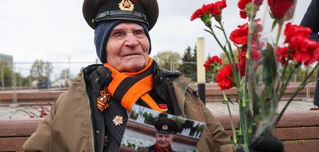 Der Weltkriegsveteran Gennadi Morgunow bei den Feierlichkeiten i...