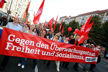 »Freiheit statt Angst« – Die Linke am vergangenen Samstag in Ber... »Freiheit statt Angst« – Die Linke am vergangenen Samstag in Ber...