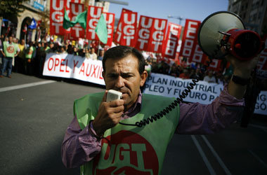 »Streik, Streik, Streik«: In Saragossa demonstrierten über 15 00...