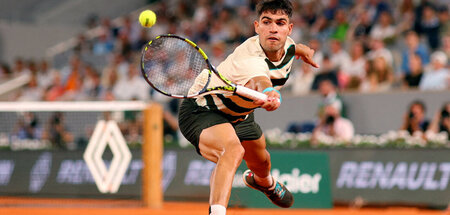 2025-05-30T205853Z_539340989_UP1EL5U1K5PCZ_RTRMADP_3_TENNIS-FREN
