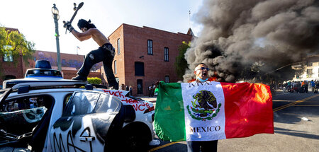 2025-06-09T052950Z_589605001_RC2OYEAB66IQ_RTRMADP_3_USA-MIGRATIO
