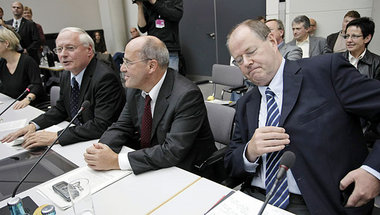 Finanzminister Peer Steinbrück stellte am 30. September 2008 der... Finanzminister Peer Steinbrück stellte am 30. September 2008 der...