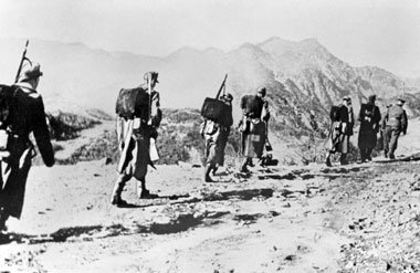 Deutsche Gebirgsjäger 1944 im Einsatz gegen griechische Partisan...