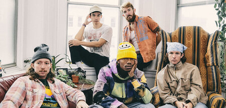 Turnstile-GLOW-ON-Pub-2021-credit-Jimmy-Fontaine.jpg