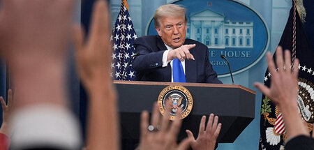2025-06-27T172135Z_1170169492_RC24BFA1RG3I_RTRMADP_3_USA-TRUMP.J