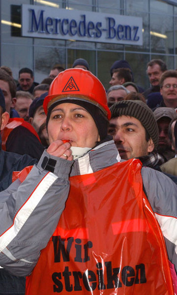 Proteste von Daimler-Mitarbeitern 2004: Kämpferische Belegschaft...