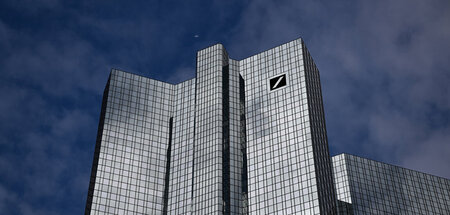 Deutsche_Bank_in_Fra_86523588.jpg