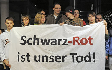 In Thüringens SPD brodelt es: Protesttransparent der Jusos In Thüringens SPD brodelt es: Protesttransparent der Jusos