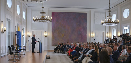 Abschlussbericht_der_86628240.jpg