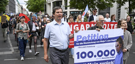 Demonstration_Free_M_86559841.jpg