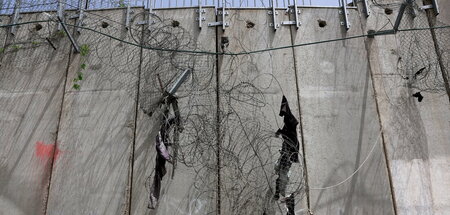 WEST-BANK-WORKERS.JPG