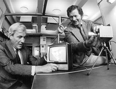 Dafür gibt’s den Physik-Nobelpreis 2009: Willard Boyle (l.) und ... Dafür gibt’s den Physik-Nobelpreis 2009: Willard Boyle (l.) und ...