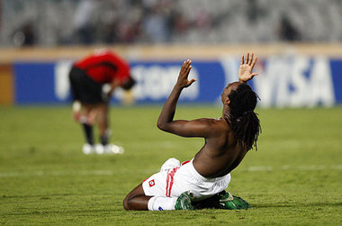 Als »die Menge verstummte«: Roy Smith (Costa Rica) nach dem 2:0 ...