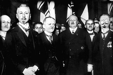 Dynamik durch Novemberrevolution: In kurzer Zeit gründeten monar...