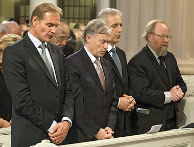 Erst beten, dann schwindeln: Leipzigs OB Burkhard Jung, Horst Kö...