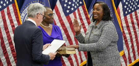 Federal_Reserve_Cook_87030757.jpg