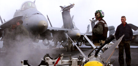 1999-04-16T120000Z_1435345213_PBEAHULVCCN_RTRMADP_3_USS-ROOSEVEL