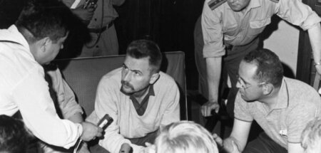 Interview mit Régis Debray im Militärgefängnis in Camiri, Bolivi...