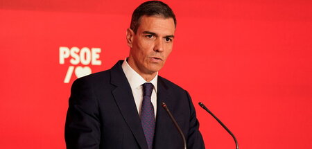 Gibt dem Druck der linken Opposition nach: Premier Sánchez ordne...