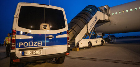 Abschiebeflug_nach_A_84824328.jpg