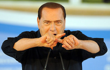 Regierungschef Berlusconi: Soeben hat er die dritte Steueramnest... Regierungschef Berlusconi: Soeben hat er die dritte Steueramnest...