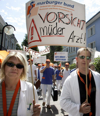 Protest vor dem städtischen Klinikum Kehl, Mitte Juli