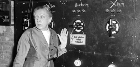 Agnes Windeck in »Windhund und Seehund« (Wolfgang Spier, 1958) Agnes Windeck in »Windhund und Seehund« (Wolfgang Spier, 1958)