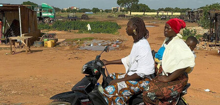 Motorroller und -räder sind in Burkina Faso bereits ein Luxus (O...