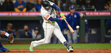 2025-09-28T033048Z_2067497570_MT1USATODAY27191495_RTRMADP_3_MLB-