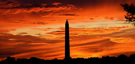 2025-09-30T234601Z_9718903_RC2N2HATKNHF_RTRMADP_3_USA-SHUTDOWN.J