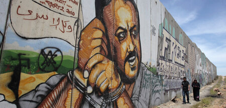 2011-05-25T120000Z_1984224682_GM1E75P1SJM01_RTRMADP_3_ISRAEL-PAL