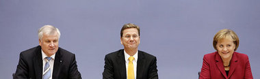 Es ist vollbracht: Horst Seehofer (CSU), Guido Westerwelle (FDP)... Es ist vollbracht: Horst Seehofer (CSU), Guido Westerwelle (FDP)...
