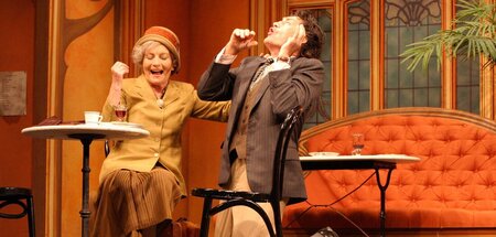 Marion van de Kamp und Winfried Glatzeder in »Pension Schöller« ... Marion van de Kamp und Winfried Glatzeder in »Pension Schöller« ...