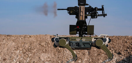 Der »Soldat« der Zukunft – der bewaffnete Roboterhund »BARS« der... Der »Soldat« der Zukunft – der bewaffnete Roboterhund »BARS« der...
