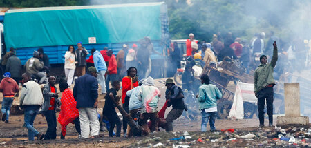 2025-10-30T211640Z_849670331_RC2DMHA88U3S_RTRMADP_3_TANZANIA-ELE