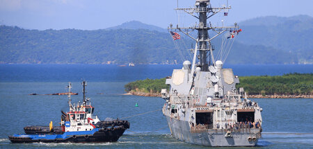 2025-10-30T165107Z_1195967426_RC29MHAHWS1R_RTRMADP_3_USA-MILITAR